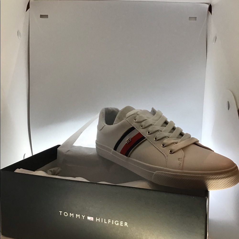 Sneaker - Picture 2 of 5